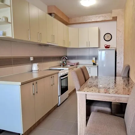 Djuka Apartment *